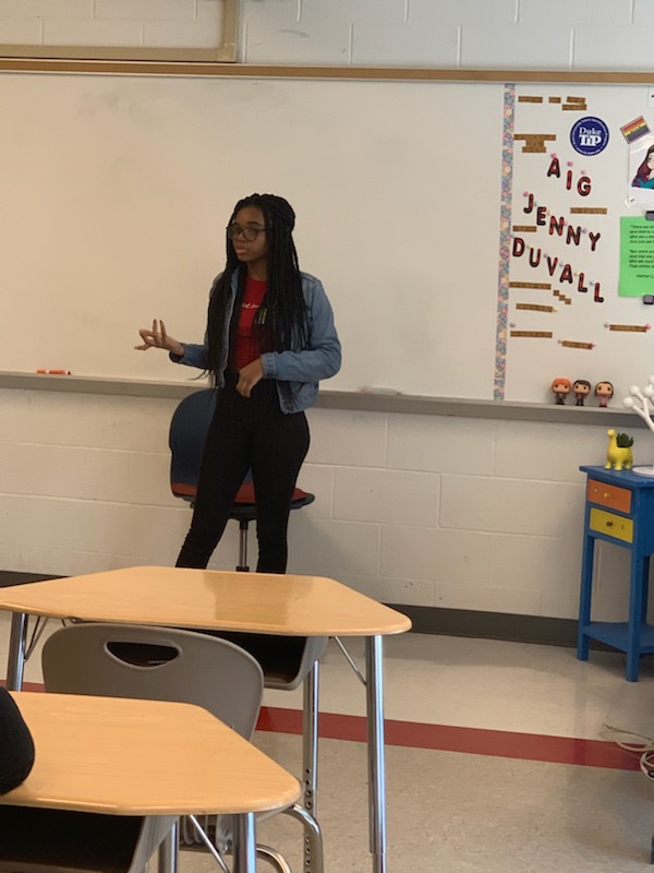 MsLeary8's tweet image. Shout out to our former student Ms. William's who reached out to us for an opportunity to volunteer during her time off from @JD_ClementECHS! Malkiyah spoke with a group of our 8th graders regarding high school transition tips and expectations! #VikingPride #PayingItForward