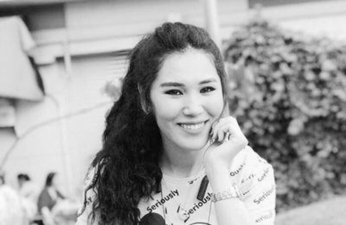 suleicinadalet's tweet photo. Nadira Kadirova’nın şüpheli ölümünde, vücudundan iki kurşun çıkarıldı. 
İntihar ettiği iddia edilen silahta parmak izine ve elinde atış artıklarına rastlanmadı.
Vücudundaki kurşun izi ve morluklar sabitken dosya kapatıldı.
Etkin bir soruşturma yapılmadı.

Nadira’yı unutmamalı... https://t.co/OGvxuSh78D