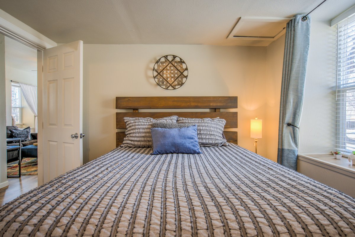 HosteStayEasy's tweet photo. New listing coming soon! ✨ https://t.co/7i20I0dYH8