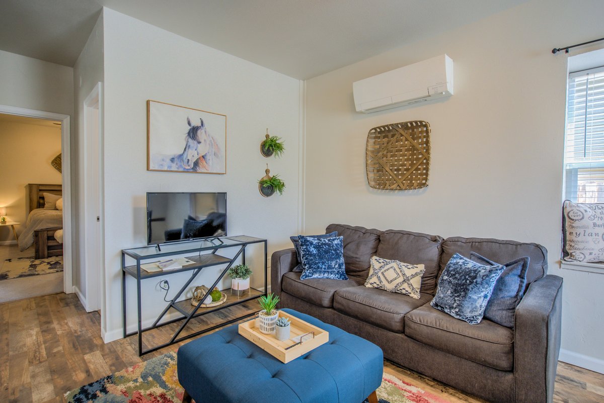 HosteStayEasy's tweet photo. New listing coming soon! ✨ https://t.co/7i20I0dYH8