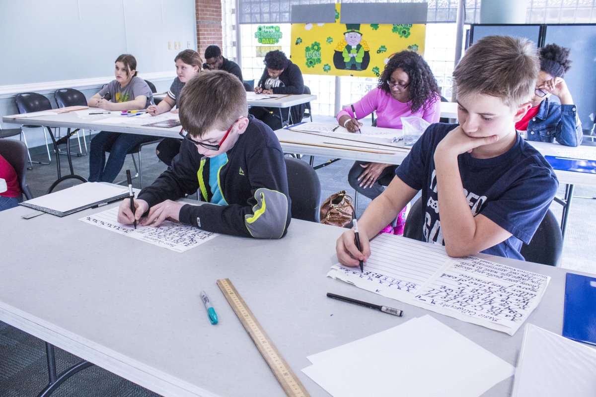 DaphneLibrary's tweet image. These pictures were taken at our Teen Calligraphy Workshop, held on Monday, March 9th! Keep tuned for future Teen &amp;amp; Young Adult events!