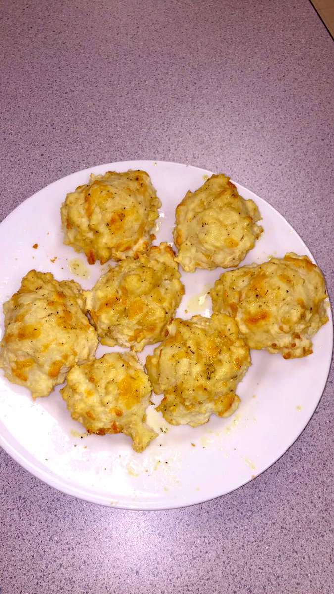 RcCooking's tweet photo. Cheddar Biscuits https://t.co/ljlBLeLiZj