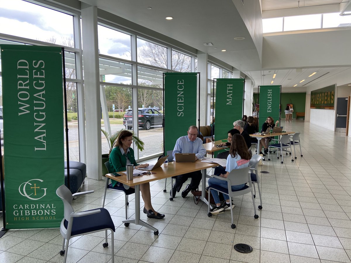 cc_cghsnc's tweet photo. We are here until 5pm to help the #Gibbonsclassof2024 complete all the enrollment things: chat about courses, pay tuition, finish the Bio Update and even enroll in classes. 

Hope to see you soon! https://t.co/O0uLQ9UEi9