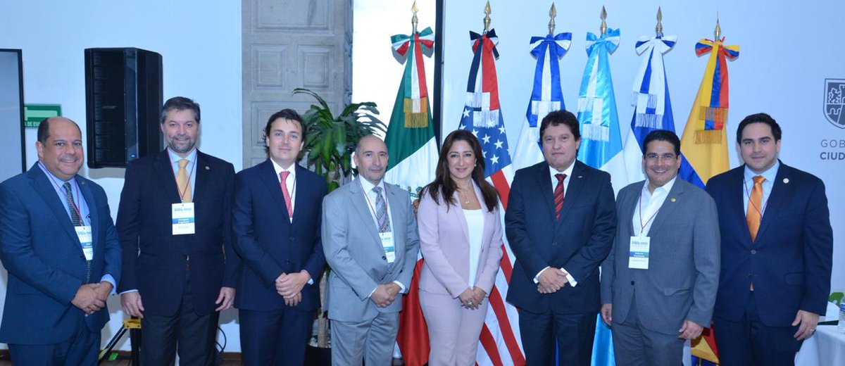 CASALCOsv's tweet photo. El presidente, Giuseppe Angelucci, y director ejecutivo, @JoseAVelasquezM participan, junto a delegación de El Salvador, en 3ª Reunión Internacional en Materia de Permisos de Construcción #GTECS (Grupo de Trabajo de Expertos en Competitividad Subnacional), en México. https://t.co/R89Wd9A2yi