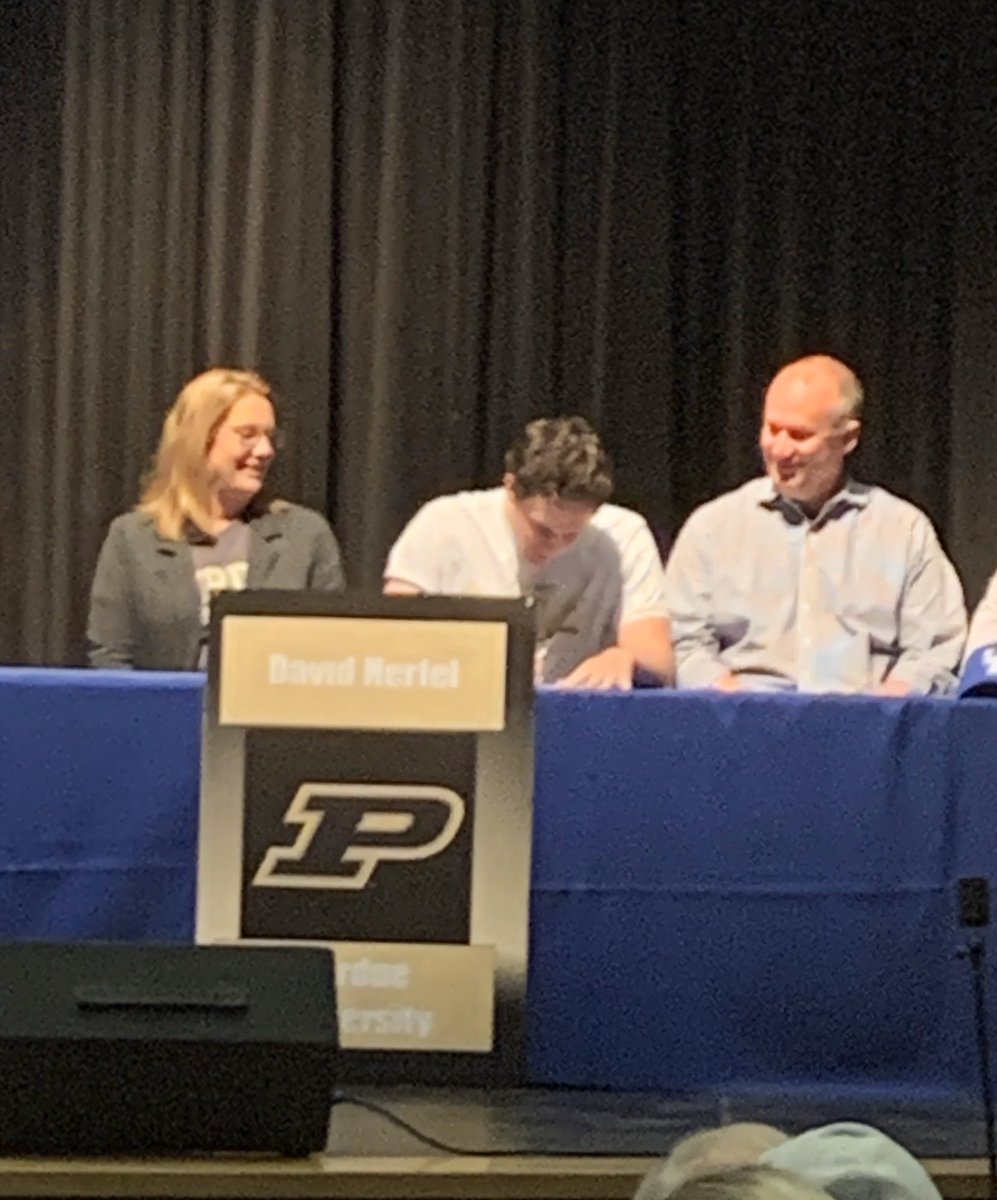 . <a href="/fthhsathletics/">HHS Birds</a> College Signing Day! We are so excited for Dave! Bittersweet he’s leaving the 🐦 nest! <a href="/PurdueCheer/">Purdue Cheer</a> you are getting an amazing athlete and person!