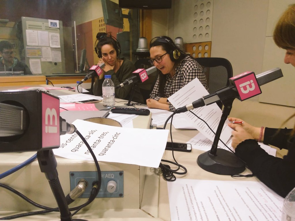 AleliMirelman's tweet photo. Gracias al magnífico equipo de @DonesIB3  de @IB3  por el buen trabajo y equipo que estáis realizando. Hoy programa dedicado al #PinkRiotFest de @casa_planas . Gràcies! https://t.co/Gn6IntCTXy