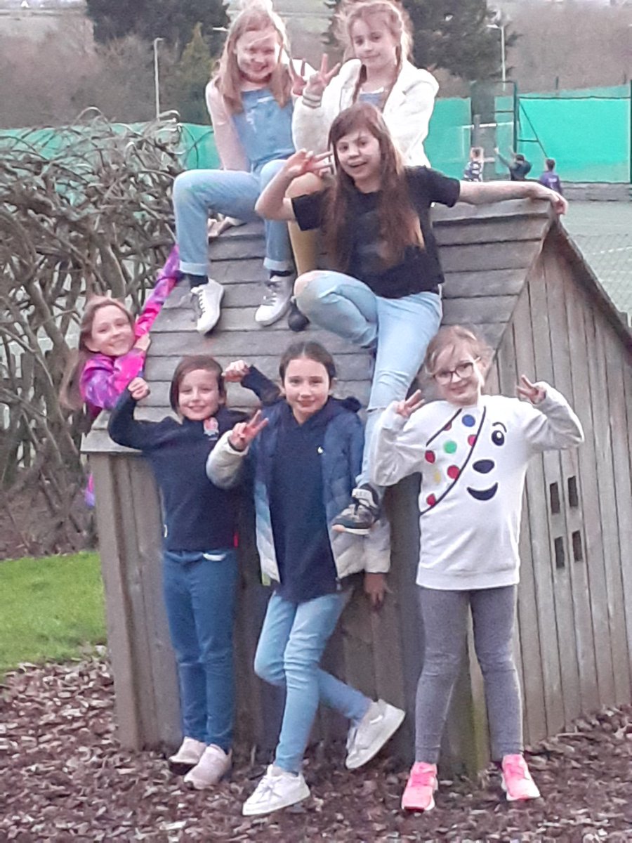 PrepBoarding's tweet photo. Boarders are just starting to enjoy the begining of lighter evenings.Hurry up summer!
#iloveboarding
#coldbuthappy https://t.co/dQ6PHzpIIh