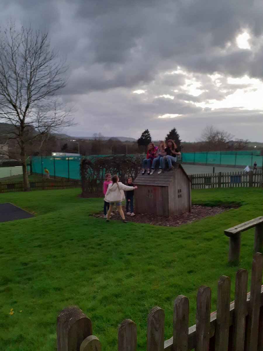 PrepBoarding's tweet photo. Boarders are just starting to enjoy the begining of lighter evenings.Hurry up summer!
#iloveboarding
#coldbuthappy https://t.co/dQ6PHzpIIh