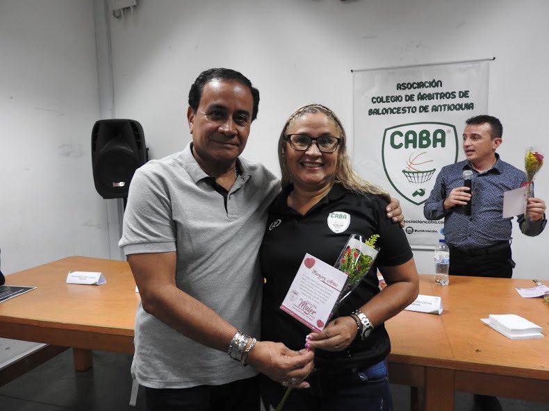 arbitroscaba's tweet photo. CELEBRAMOS EL DÍA DE LA MUJER. 

En nuestra reunión de asociados el pasado lunes compartimos una rosa🌹y un momento agradable con nuestra mujeres para conmemorar no solo su día sino sus derechos y su rol en nuestra sociedad. #SoyTalentoCABA #EFASomosTodos https://t.co/jnuIETApCe