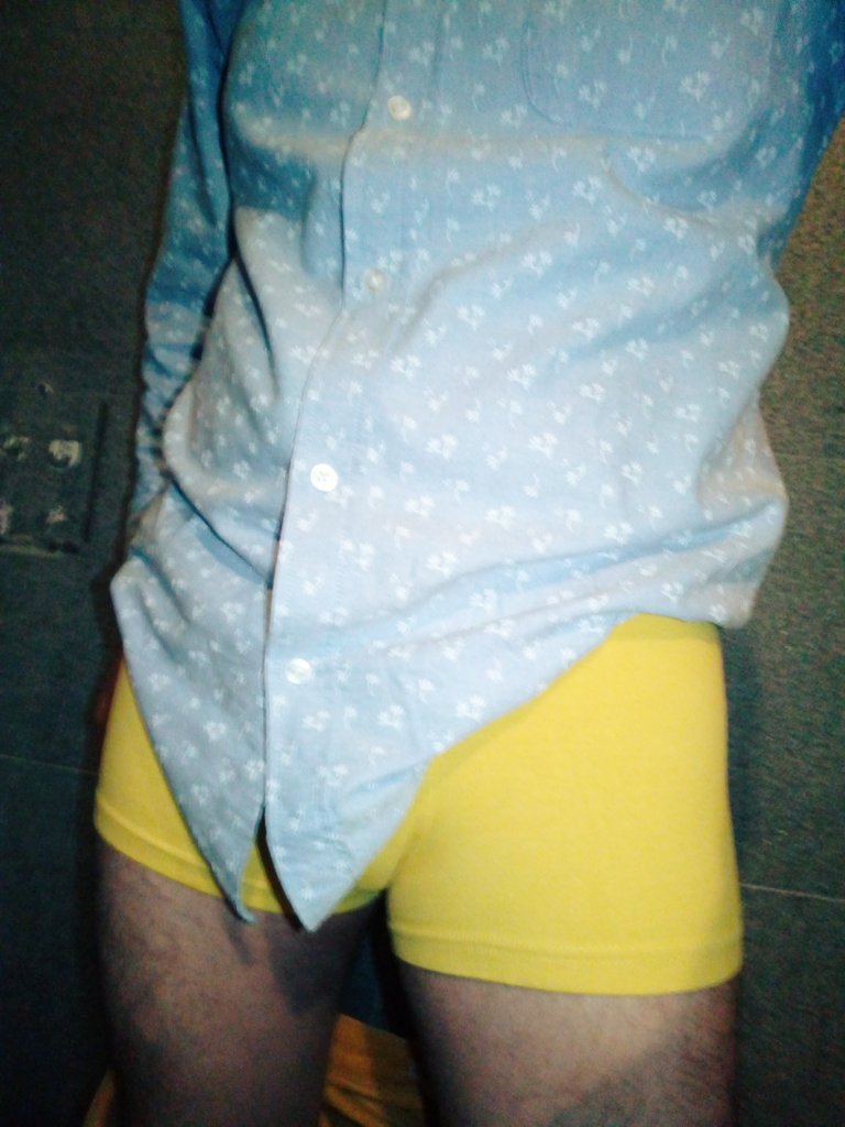 amanteinusual's tweet photo. Excelente #Miercoles estén pasando!
yo solo paso a dejar esto por aquí... porque también me gustan los colores "alegres" 😬😬😬
#BoxerAmarillo
#TeGusta https://t.co/dqoDwXgowY