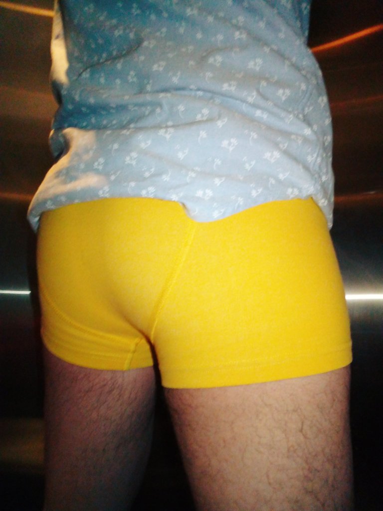 amanteinusual's tweet photo. Excelente #Miercoles estén pasando!
yo solo paso a dejar esto por aquí... porque también me gustan los colores "alegres" 😬😬😬
#BoxerAmarillo
#TeGusta https://t.co/dqoDwXgowY