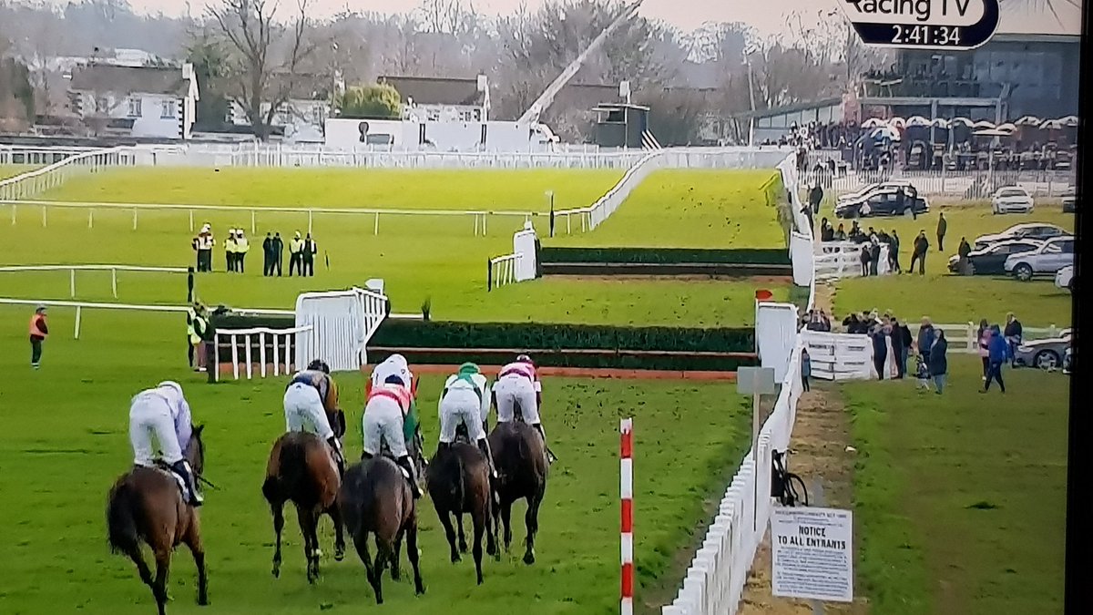 folkhippy's tweet photo. @PaddyBrennan81 @32Red @FOBRacing Good luck paddy from Johnny Naasracecourse 👍🏇 https://t.co/zCZNP8CNAu