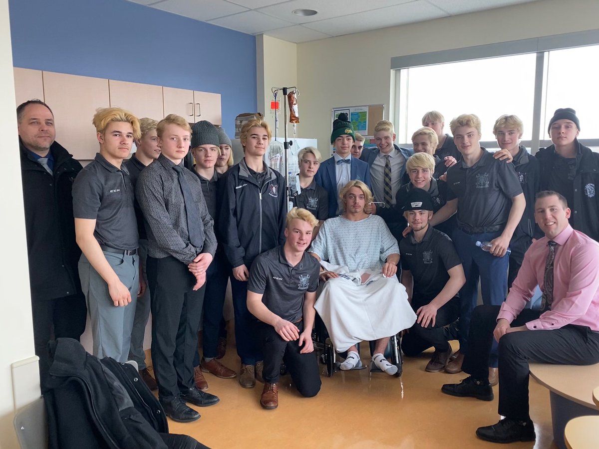 Rebels_U15AAA's tweet photo. Boys made an early bus trip today to visit one of their brother’s and teammate as he recovers from an injury sustained in game 2 of this battle of a series.  They will look to win one for #19 tonight and close the series out in Calgary.  #brotherhood #get1forWalks https://t.co/7NyWGoTRRa