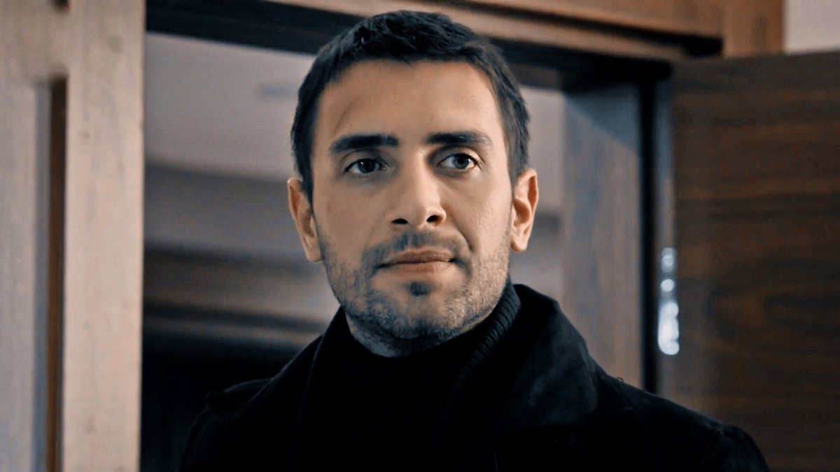 astepepics's tweet photo. 💛 • #UlaşTunaAstepe https://t.co/653HJsguKM