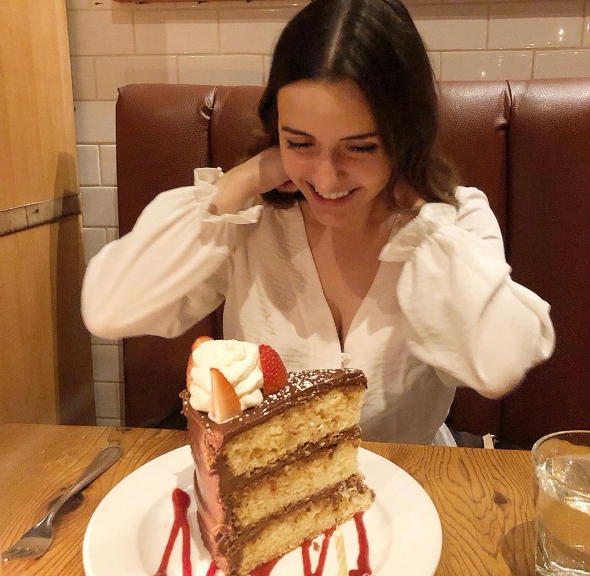 weareflyingpig's tweet photo. Cue Diana Krall's 2001 smash hit, The Look of Love. 

Photo: @Emily_fava https://t.co/zQjRDT87ZB