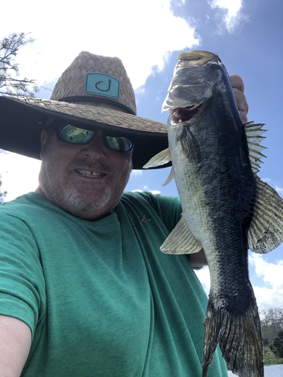 kidderontwitr's tweet photo. First largies of #2020 #largemouthbass #ditchpickles #whackyworm https://t.co/KUz1tGWYV0