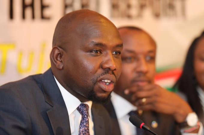 HonTonui_kibe's tweet photo. We got to decide this 👇
Who articulate points like never before??????
Retweet 🔃  Kipchumba murkomen
Like ❣️ for Junet Mohamed

 #JKLive https://t.co/7baKwAxIVK