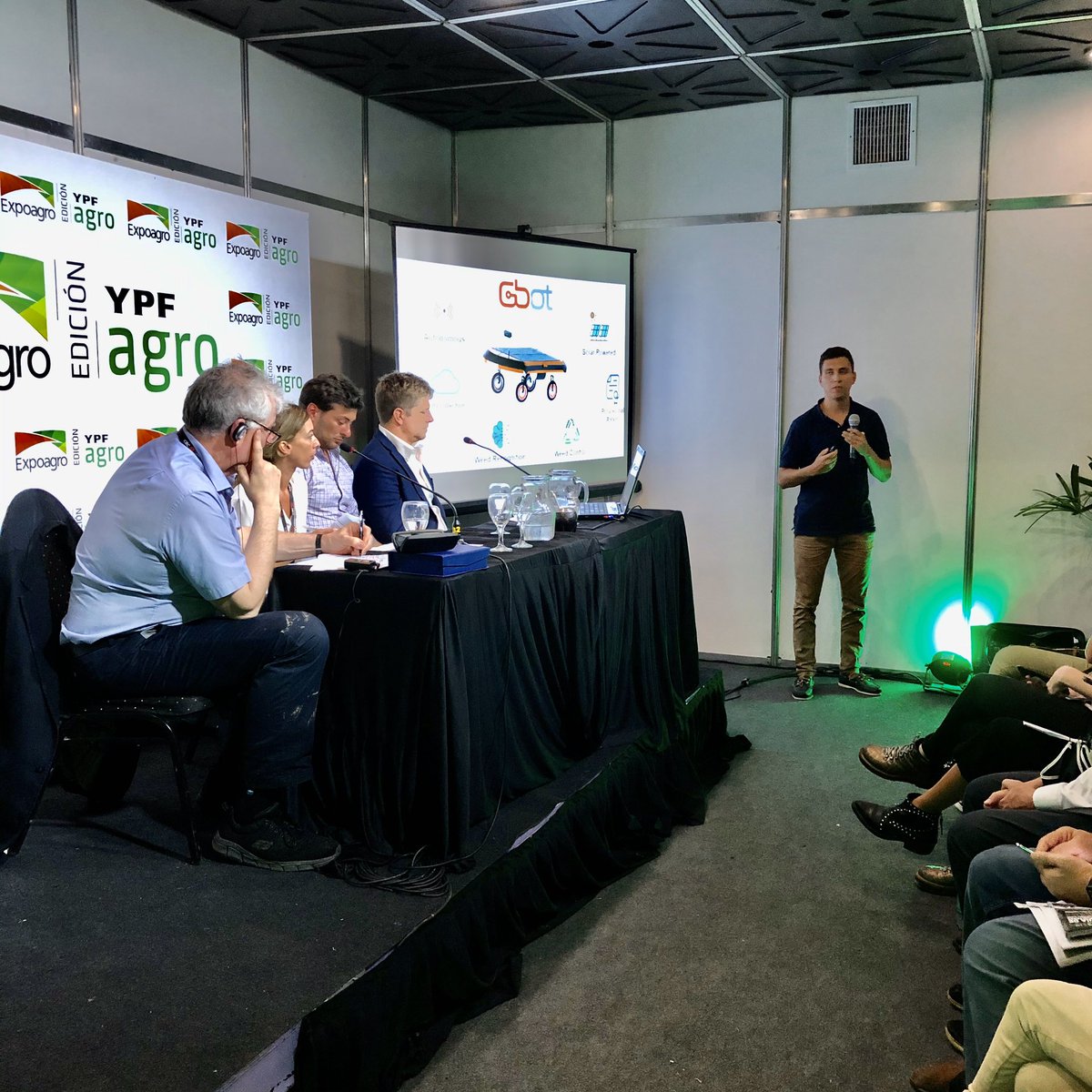 GbotAg's tweet photo. Presentamos #GBOT en @Expoagrocom en la final de la UK Agritech Competition organizada por la @UKinArgentina, @GobSantaFe y @Glocalagro.

#Expoagro2020 #agtech #emprendedurismo #malezas #robotica #agroecologia https://t.co/H0rJMWhfjW