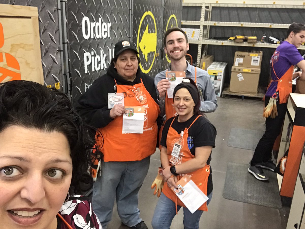 WileyLorena's tweet photo. Wow what a great team 6172 has built! Kevin FES, Dee TR DS and Cat SD lead thank you for driving behaviors and process with your teams. #NJMWISE #brightfuture 🧡 @tmccarthy095 @thdallison @JimTeoli @JennHD193 @JackieGiusti #observationarekey #GET #DOTW78 @FES_6172 @JoeCam004 https://t.co/5FORirzaVo