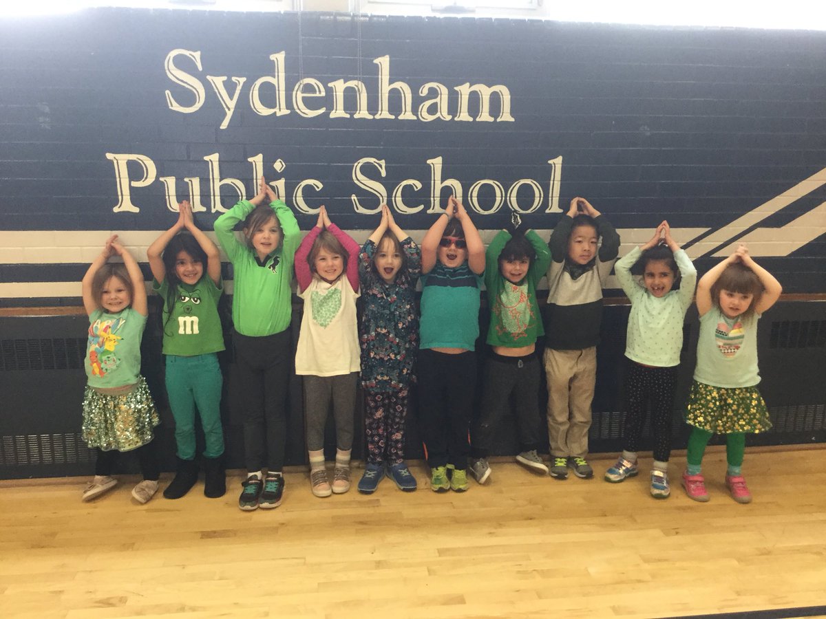 SYD_books_LDSB's tweet photo. Celebrating St.Patricks day early #lotsofgreen #greensharkattack #SydenhamSpirit @SydenhamPS_LDSB @SYDkinders_LDSB @chungma_LDSB @cronkreidm_LDSB ๐๐๐๐ https://t.co/XXsJH36u7b