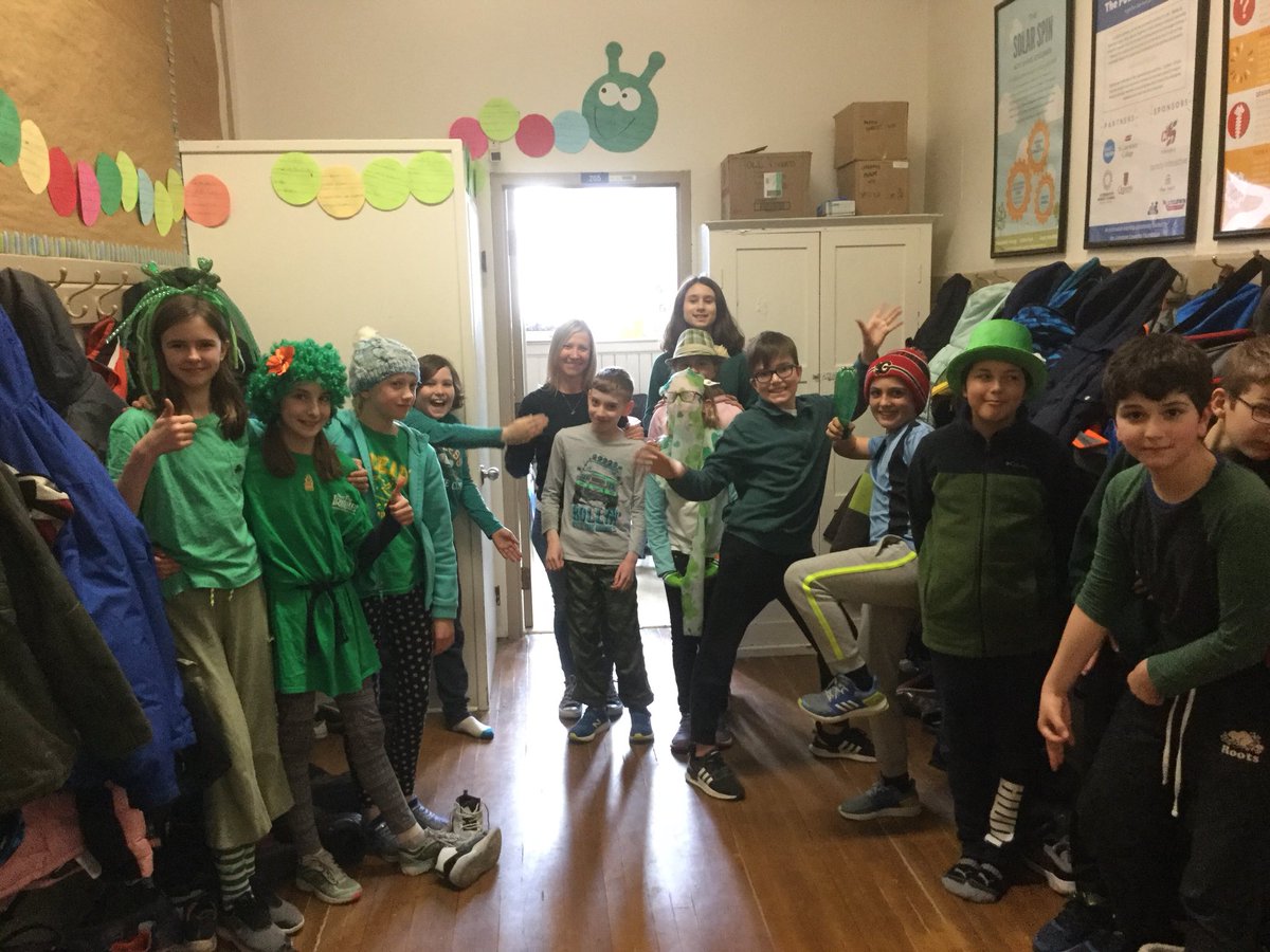 SYD_books_LDSB's tweet photo. Celebrating St.Patricks day early #lotsofgreen #greensharkattack #SydenhamSpirit @SydenhamPS_LDSB @SYDkinders_LDSB @chungma_LDSB @cronkreidm_LDSB ๐๐๐๐ https://t.co/XXsJH36u7b