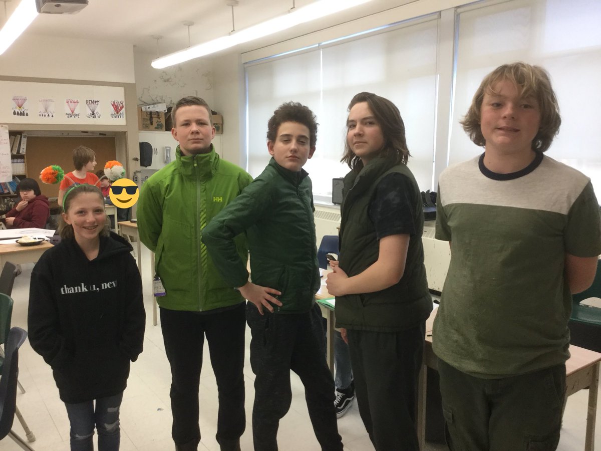 SYD_books_LDSB's tweet photo. Celebrating St.Patricks day early #lotsofgreen #greensharkattack #SydenhamSpirit @SydenhamPS_LDSB @SYDkinders_LDSB @chungma_LDSB @cronkreidm_LDSB ๐๐๐๐ https://t.co/XXsJH36u7b