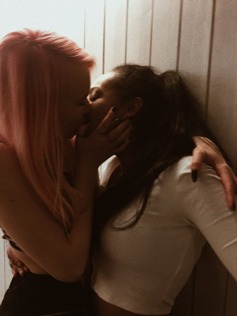luciferswhores's tweet photo. rt to piss off a homophobe :) 🏳️‍🌈 https://t.co/4VlCodfEQ9