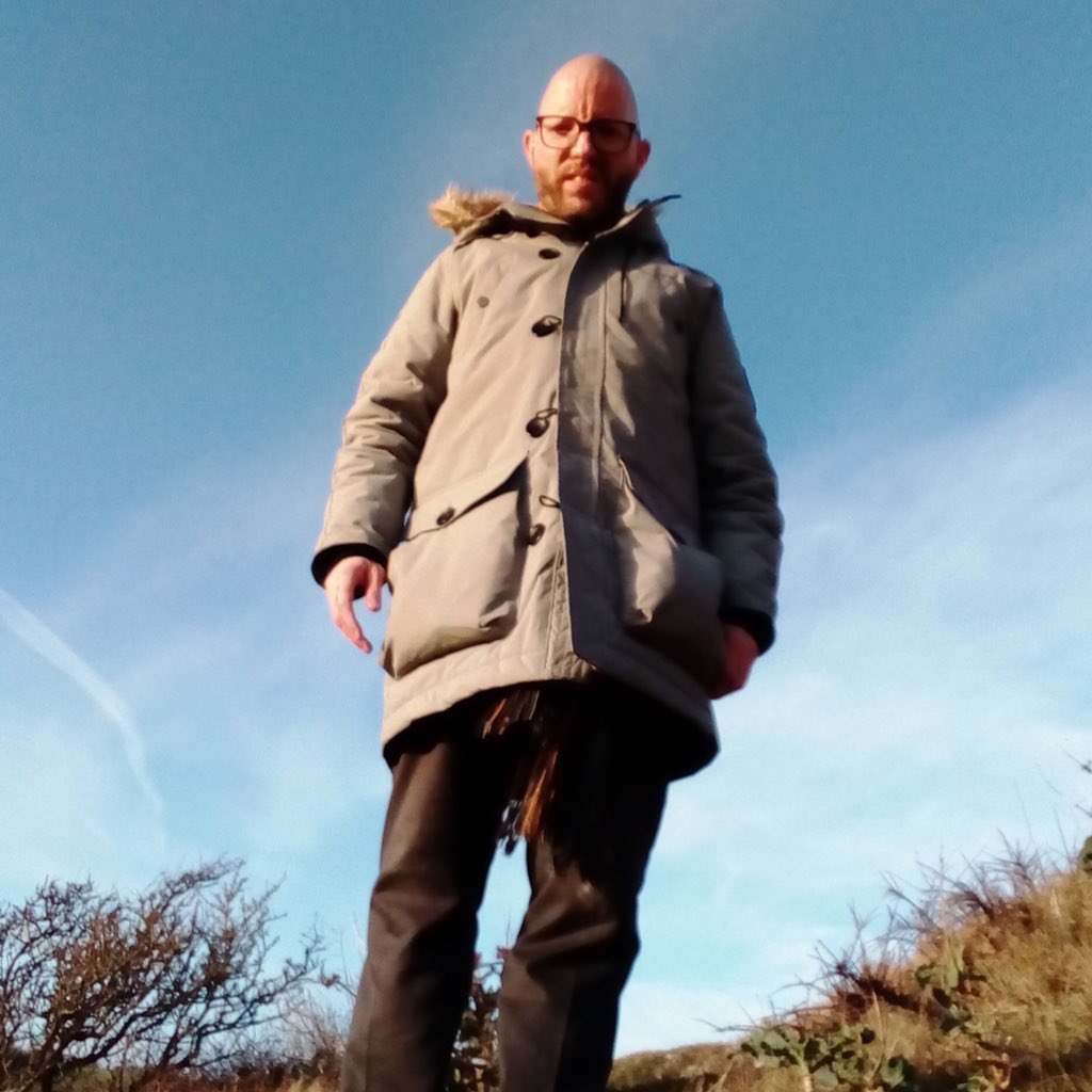 w__c189's tweet photo. #o2academysheff @O2AcademySheff enjoying sunny Sheffield before tonightβs gig, please put me on the screen tonight https://t.co/MQGmTI5409