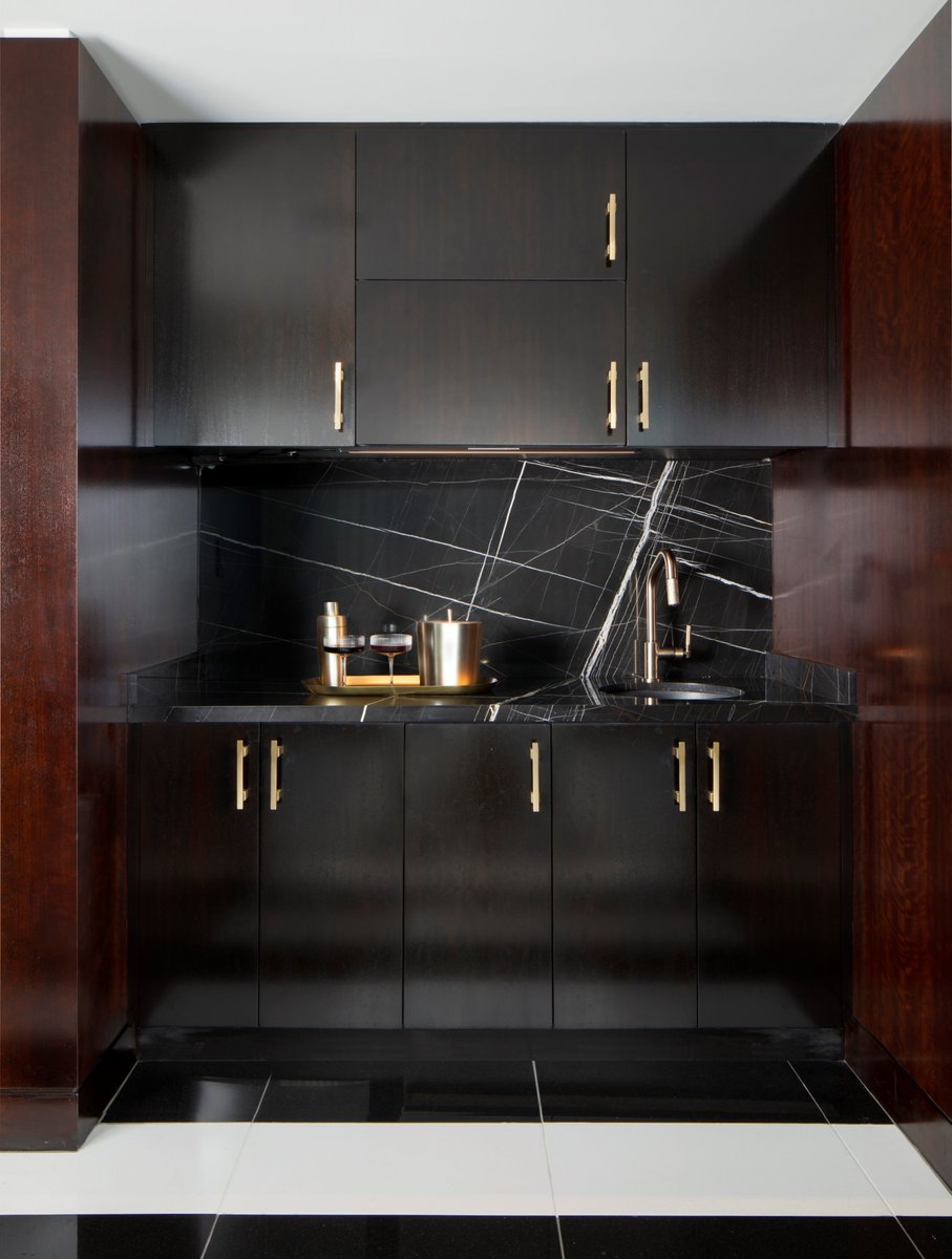 BHDStudios's tweet photo. Bringing the cosmopolitan side of San Francisco inside the hotel, we transformed the Presidential Suite at @ICSF into a stylish and vibrant home away from home. The suite brings a residential quality to the room, so guests feel as they are in a luxury apartment in SF. https://t.co/2aiobynKaO
