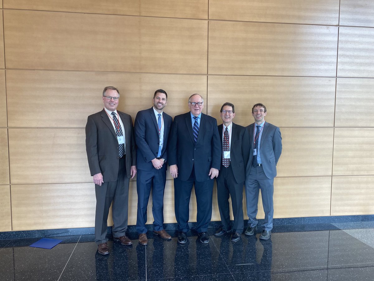 Thank you ⁦Senator ⁦<a href="/DSenjem/">David Senjem</a>⁩ for meeting with Physician Anesthesiologists today! #mnleg #MSAattheCapitol