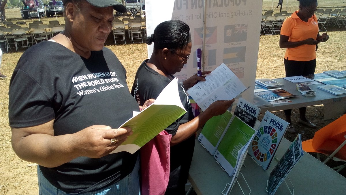 BibliotecaCEPAL's tweet photo. Participants at the recent #InternationalWomensDay March and Rally review @eclac_un #GenderMainstreaming #knowledgeresources for #Caribbeandevelopment. Explore research resources on Womenβs Economic Empowerment, #GenderEquality and more: https://t.co/txI38B84mL
#IWD2020 #IWDTT https://t.co/S9pwhqX9bH