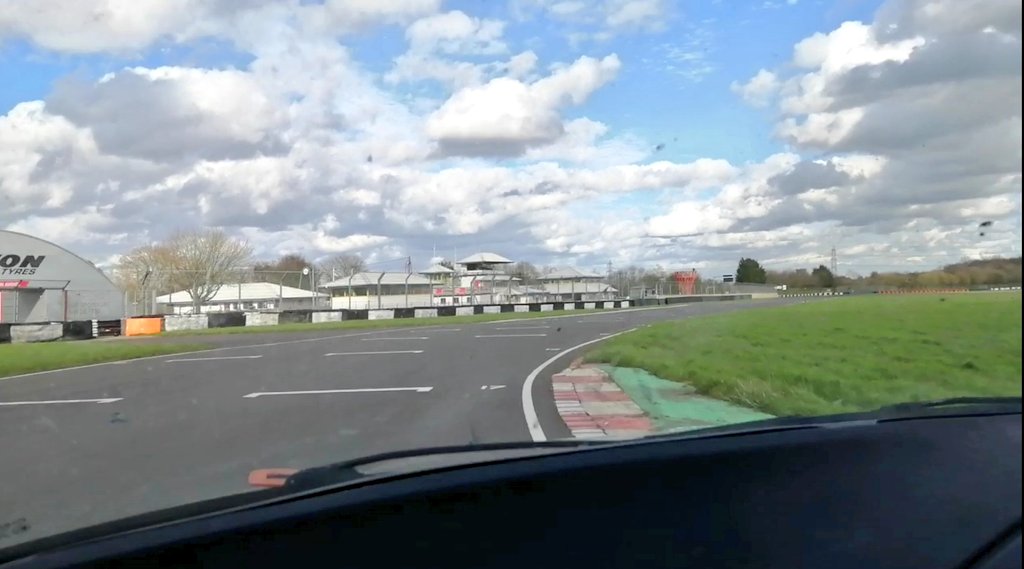 Laurencesquires's tweet photo. Turned out nice @CastleCombeUK today for plenty of hot laps - Our #BMW #318is didn't miss a beat
@TrackHog_com #RaceSpecSims https://t.co/W9kcNhYVzm