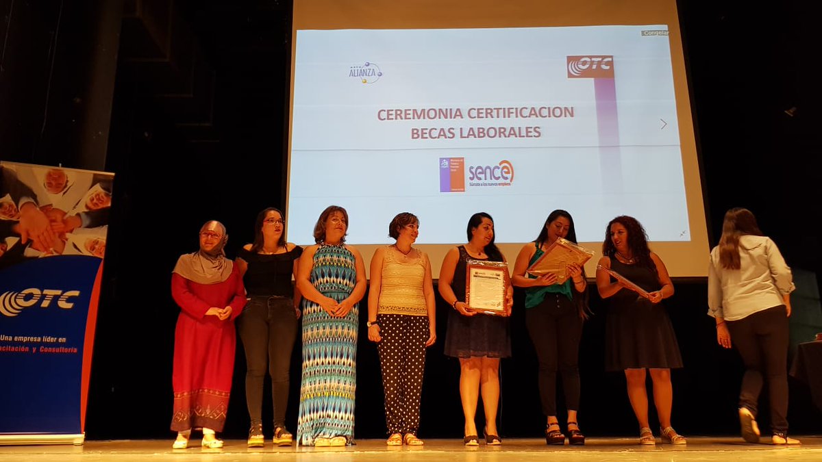 MuniColina's tweet photo. #ProgramaJefaDeHogar | Un grupo de vecinas de #Colina logró certificarse con excelentes calificaciones del curso  Herramientas Computacionales Básicas de @SenceChile y #OMIL 

https://t.co/HU0qmbFs3A

@mario_olavarria @CorpColinaEduca @CorpColina @colinadeportes @CorpColinaSalud https://t.co/LgCKYE7aYI