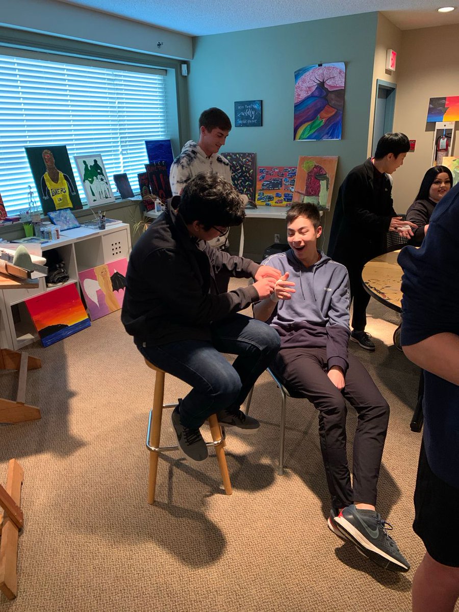 WhytecliffLearn's tweet image. Today members of the program has the opportunity of participating in an athletic taping workshop. This experience allowed for a better understanding of safe exercise and injury prevention. The youth had some fun and laughs while learning a new skill!🤸‍♀️🧘‍♀️