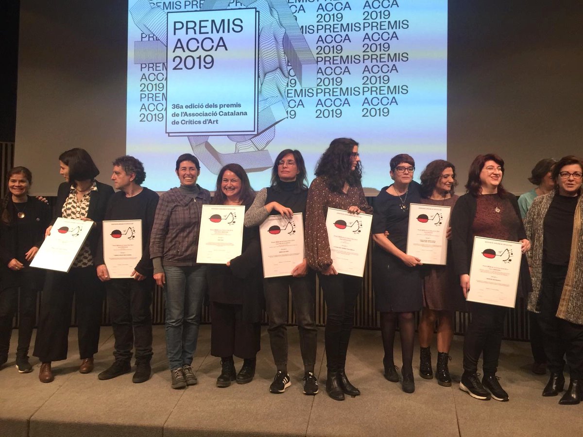 macmataro's tweet photo. Estem molt contentes i il•lusionades ✨ amb el premi @ACCAcritics 2019 en la categoria d’espais i iniciatives!
MOLTES GRÀCIES, crítics!

Enhorabona a la resta de premiats i finalistes Chiquita Room, L’Automàtica, Can Felipa i @ArtBarcelona_As, amb qui hem compartit categoria 🪐 https://t.co/k8mWJZYeV4