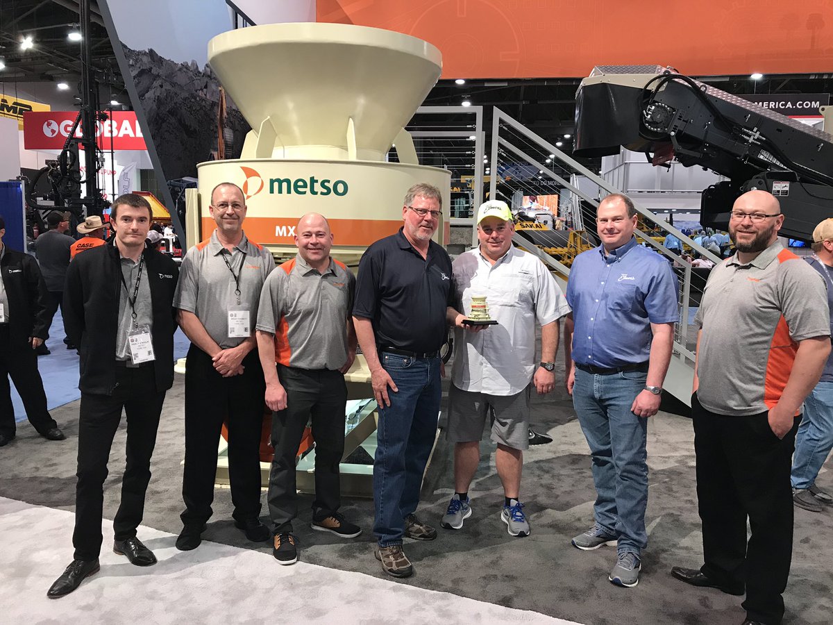 MetsoOfficial's tweet photo. It was great to have @TeamElmers, a happy owner of MX4, visit us at the booth today! #MetsoCONEXPO #CONEXPOCONAGG2020 #CONEXPOCONAGG https://t.co/MwzY76b04H
