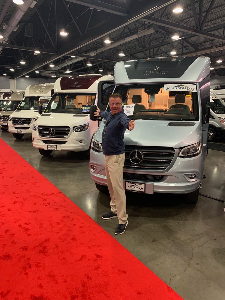 leisure travel van dealers near me