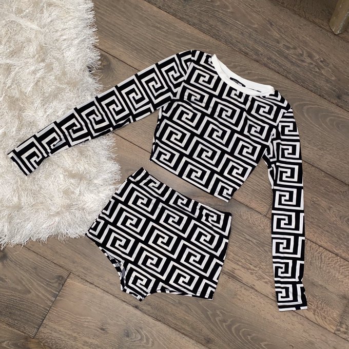 More items posted on my Poshmark💗💗 https://t.co/U1XYBMIQUX https://t.co/LG6Bqwp0Si