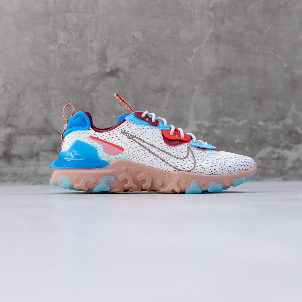 react vision desert oasis