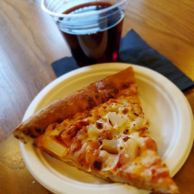 Today's beer-thirty at the office is actually a wine and pizza - thirty! Yum!

#chicago #worklife #wework #startup ift.tt/2ve8pcV