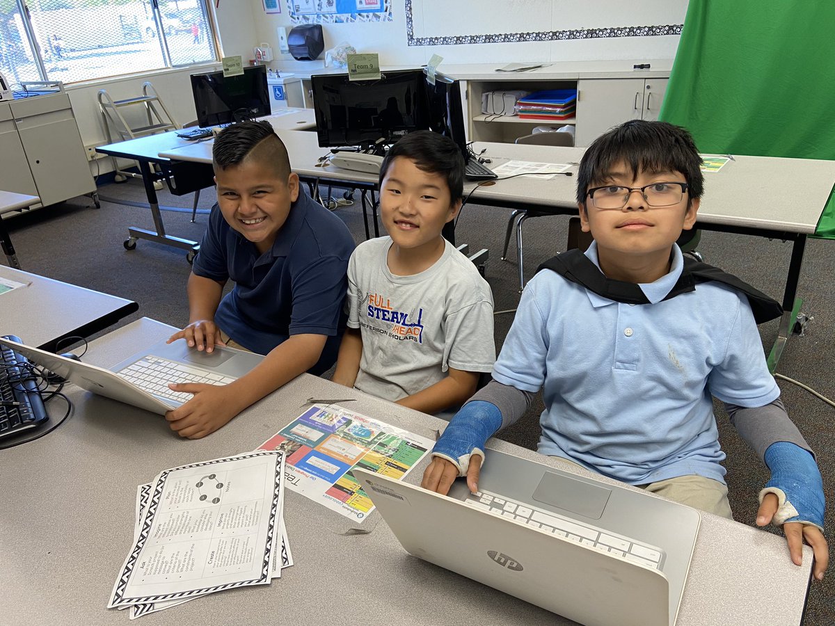 JeffSchoolNews's tweet photo. Coders working hard during the after school  @scratch club! We are getting ready for #playcodecompete! Hope to see you there! #JeffersonSTEAM https://t.co/QeryHCI0ZG