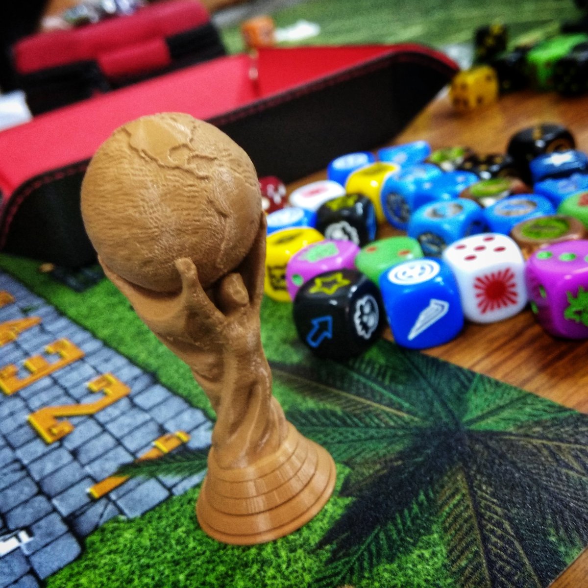 bowl_choco's tweet photo. 3a Jornada #ChocoLeague Huelva York 3 Vs Vielajes 0 El partido se esperaba duro para los Humanos pero nada más empezar el entrenador de los Khemri sabía que no iba a ser su tarde con los dados. El jugador más rápido en el terreno ha decidido el partido #BloodBowl @m_hexagonadas https://t.co/nsSeB6GJM7