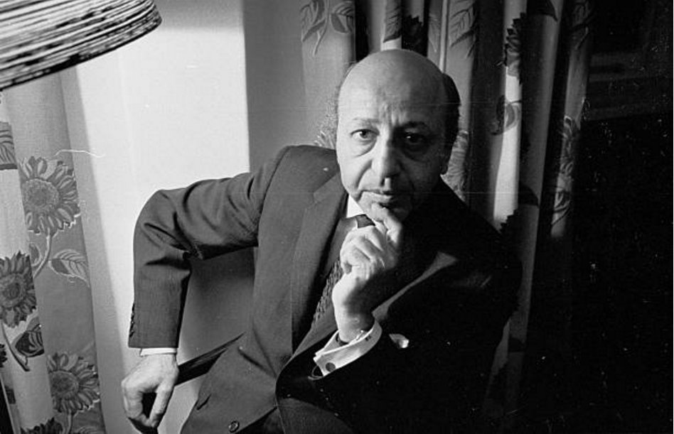  Great photographers by great photographersYousuf Karsh by Harry Benson, 1963"Character, like a photograph, develops in darkness."