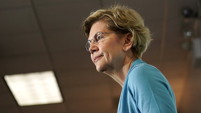 thehill's tweet photo. JUST IN: Warren expected to refrain from endorsing Biden, Sanders during primary: report https://t.co/ngyyQ7AiFO https://t.co/y1C2Rg8Q5n