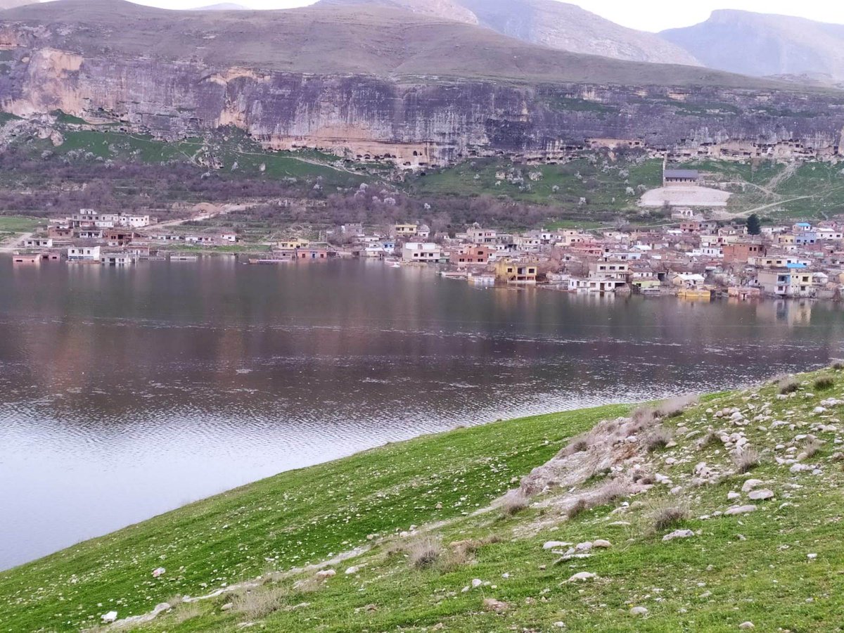 jmcrofoot's tweet photo. #Hasankeyf today. Best-preserved Seljuk-era gardens. Stop the flood and continue excavations to understand this city's 12000-year history #SaveHasankeyf #HasankeyfİçinGeçDeğil https://t.co/6wJkTW69cW