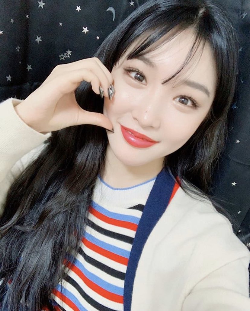 10SION_official's tweet photo. [#청하] 💜💙 우리 데뷔가 곧 온다 ~ 나는 오랫동안 기다리고있다, 우리를 지원하십시오 🤗

#10TION #SEMPITERNAL https://t.co/rzaRlh6uEk