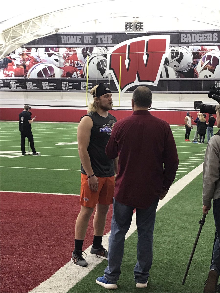 JCoop_Agent's tweet photo. S/O to @DrewRakers on having an awesome Pro Day on a big stage! #2020DraftProspect you don’t won’t to miss! @AGSportsUS #MediaAttention #PathToTheDraft #NFLDraft2020
Thanks again for the opportunity @BadgerFootball https://t.co/XvIe2j0O2S