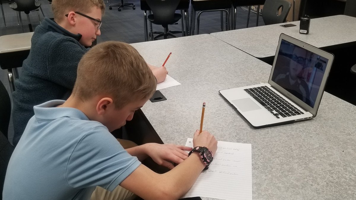 KennedySBCSC's tweet photo. 2 groups from our 5th grade met with @ZStewart574 a Political Science major to discuss Voting and Political Parties. @MrsModlin @kingcourt77 @SouthBendCSC @drtoddc @mmattmodlin @HSwartz25 https://t.co/mi9wVMd3GV