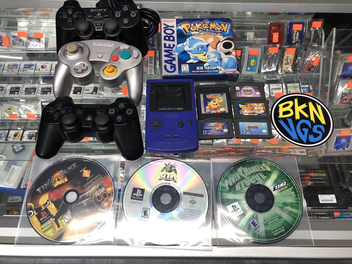 bklynvideogames's tweet photo. Almost forgot to post this. That’s it for today. Random trades. #nintendo #pokemonblue #gbc #ps3controller #nintendoswitch #switchprocontroller and more. #videogames #nyc #brooklynvideogames https://t.co/p8ZfqKt4Fd