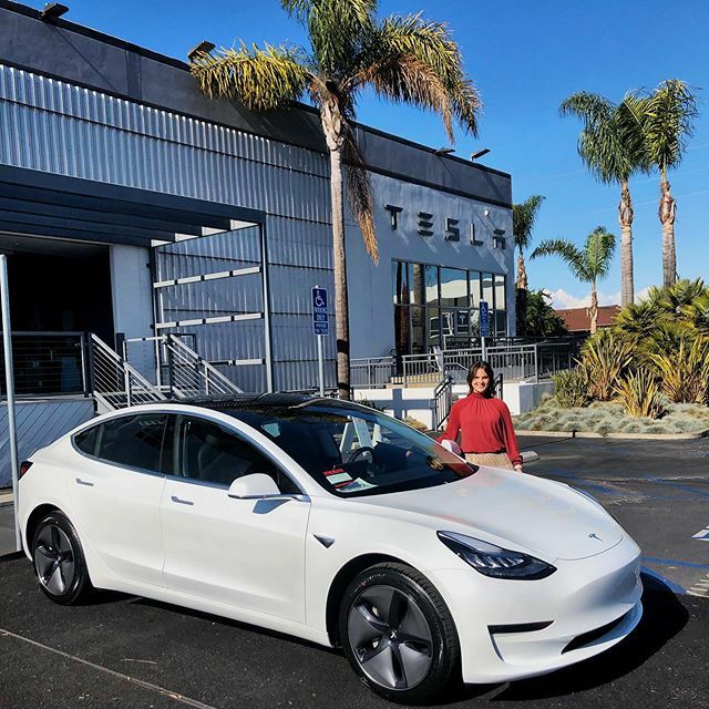 etotheemz's tweet photo. Here’s to the end of oil changes and joining the #Tesla fam 🥂 https://t.co/tmJoAWc3On